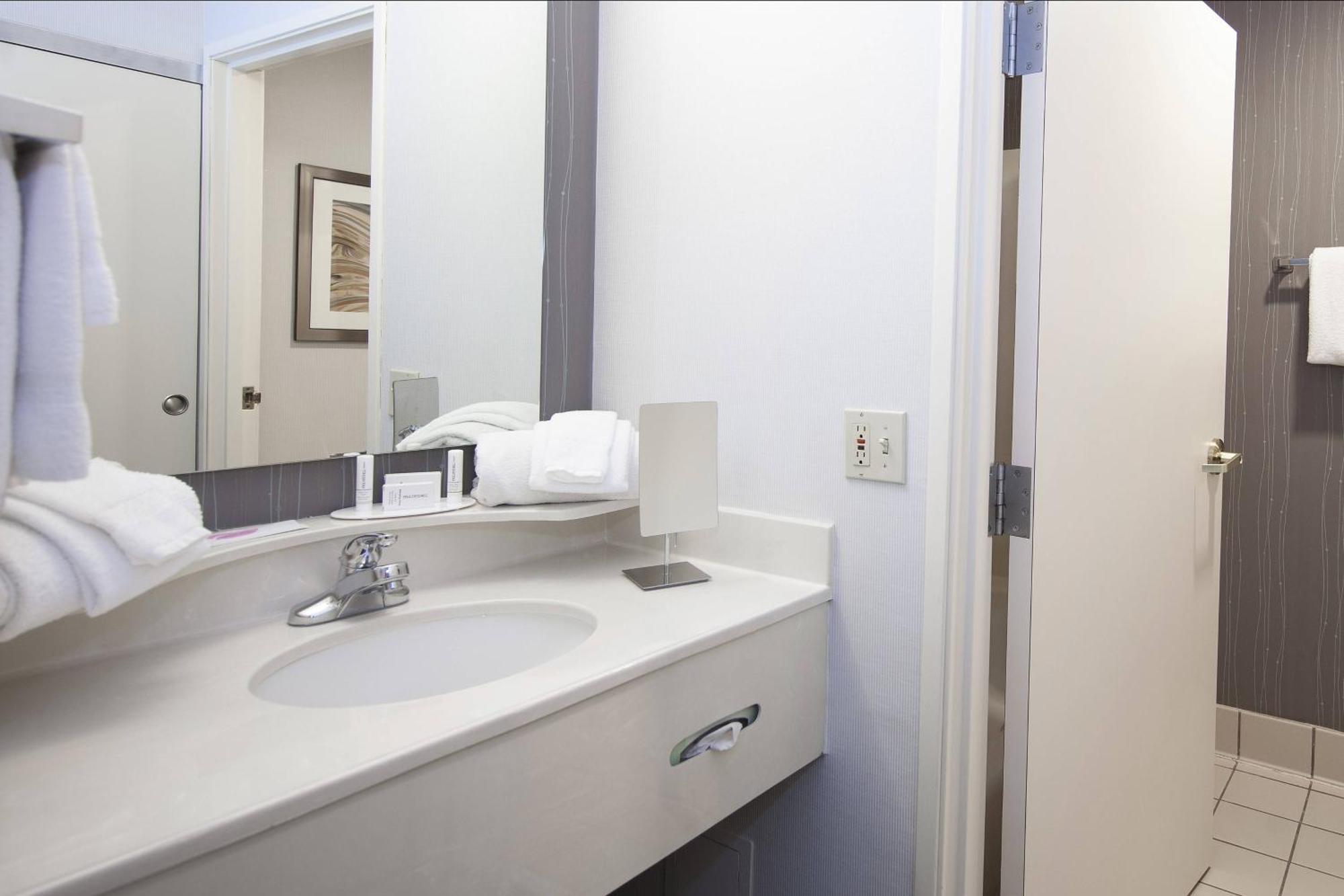Courtyard By Marriott