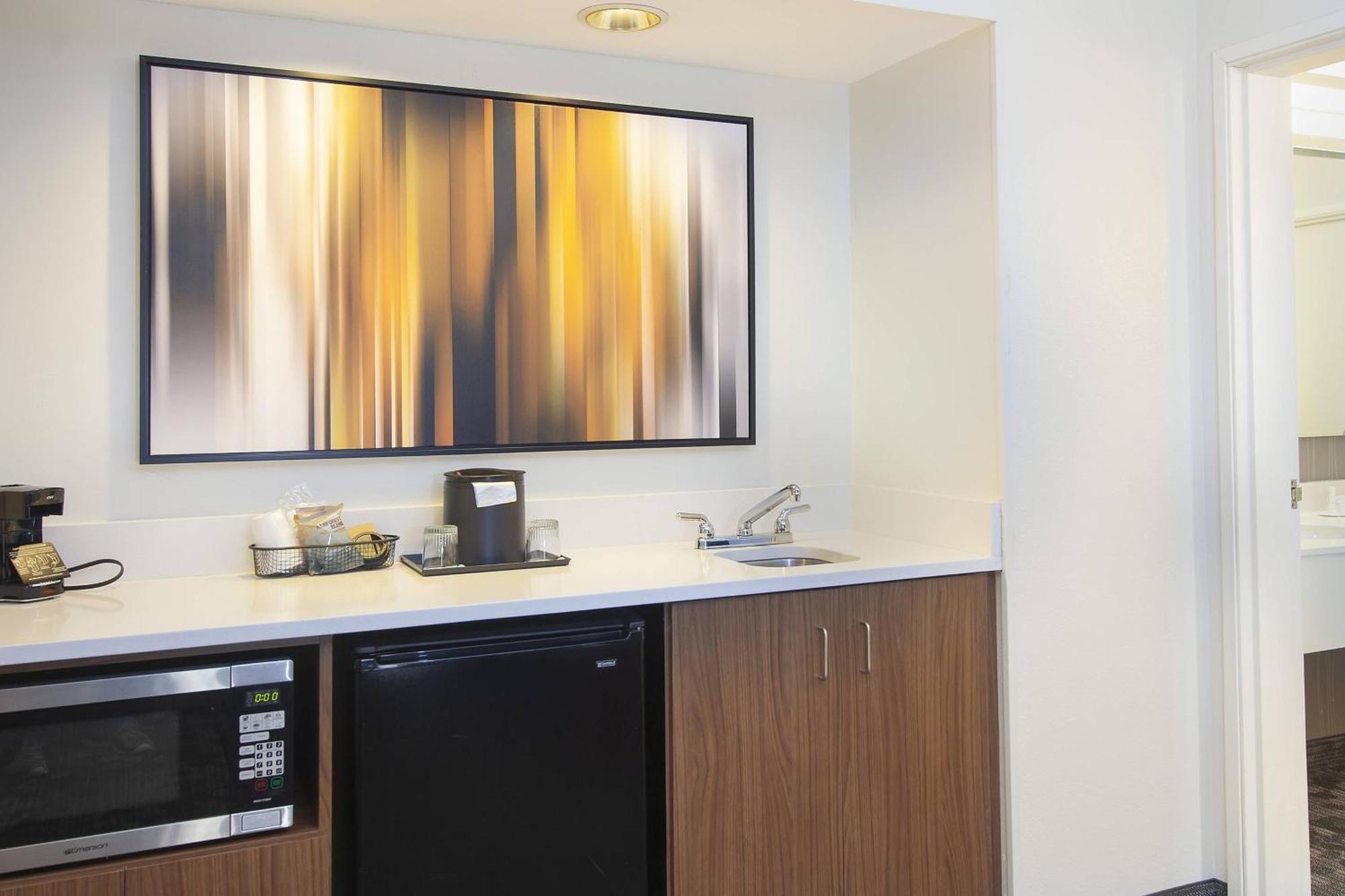 Courtyard By Marriott Hotel 3*
