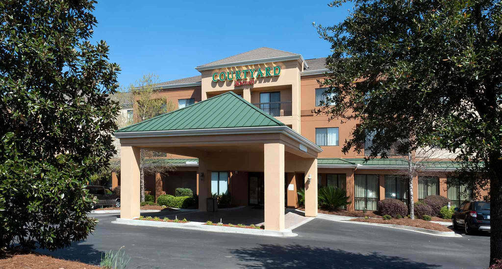 Courtyard By Marriott Hotel 3*