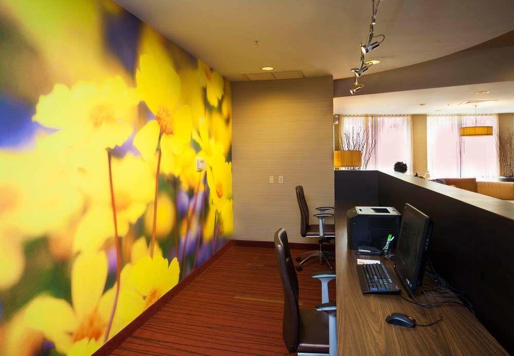 Courtyard By Marriott